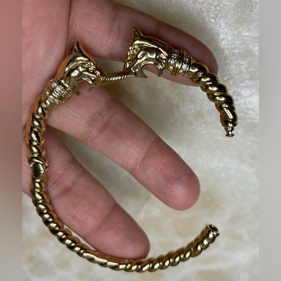 Stella & Dot Gold Tone Panther Head Hinged Bangle – Excellent Condition - Picture 4 of 6